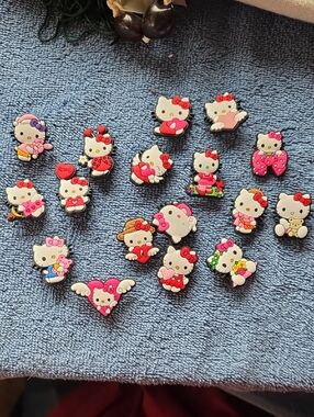 Hello Kitty Mixed Pink & Red Rubber Hair Charms